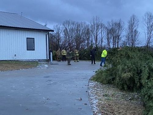 Pagube în urma unei nopți de furtună în Kingston Springs, Tennessee.