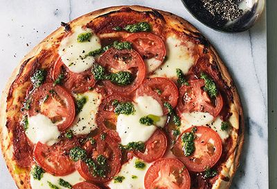 Tomato, pesto and bocconcini pizza