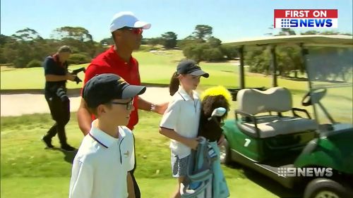 The champion golfer surprised young Melburnians, Hugo and Jemima.