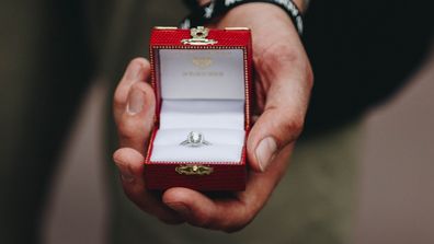 Boyfriend accidentally proposes to the wrong girlfriend on NYE