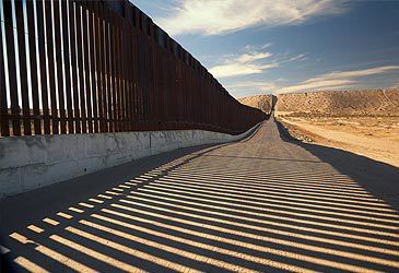 How long is the US's border with Mexico?