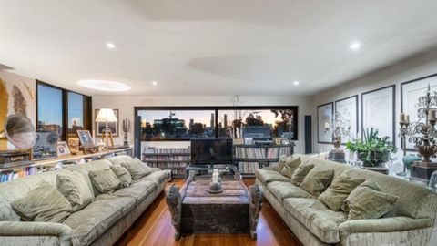 Celebrity house townhouse Melbourne Domain listing