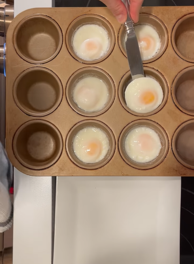 How to Make Poached Eggs in a Muffin Tin