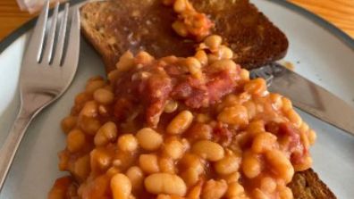 Man's breakfast sparks passionate debate