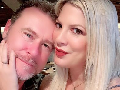 Tori Spelling, Dean McDermott selfie