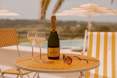Hotel Clicquot - Veuve Clicquot by the pool