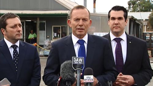 Prime Minister Tony Abbott said he remains in discussion with the Victorian government over major road projects. (9NEWS)