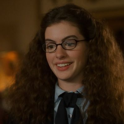 Anne Hathaway as Mia Thermopolis: Then