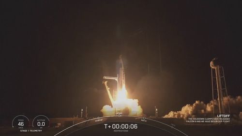 SpaceX launches tourists into space