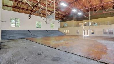 Live in this vintage high school gym in Illinois usual property for sale nostalgia 