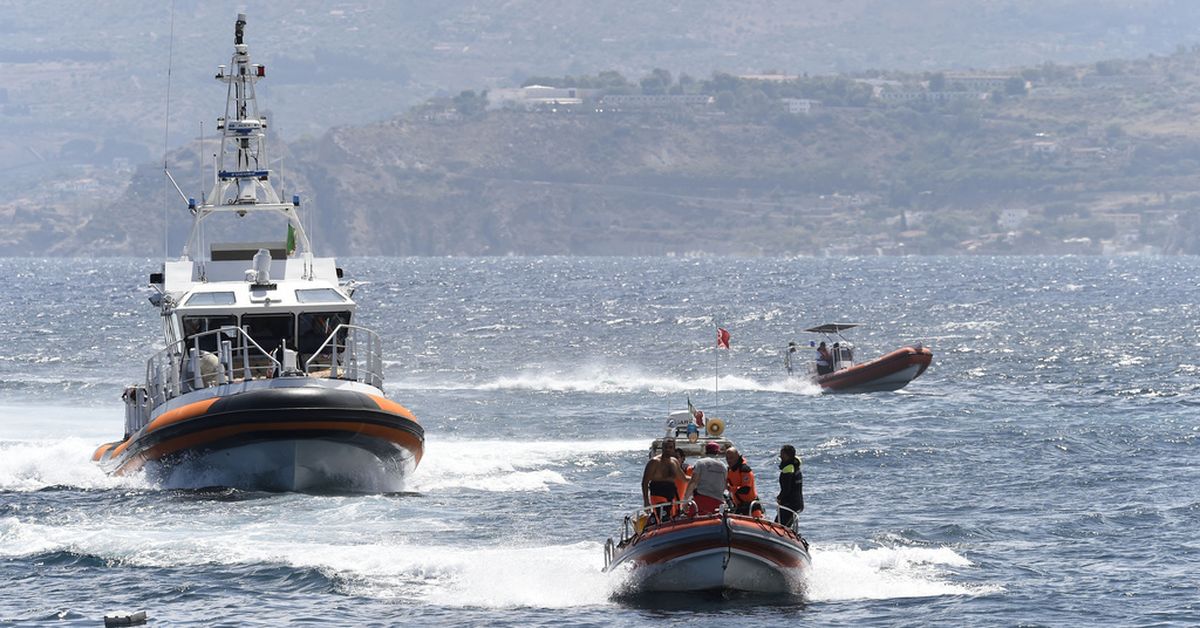 Sicilya açıklarında batan süper yatın aranması sırasında beş ceset bulundu ve bir tanesi daha bulundu.