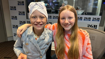 Friend's heartwarming sacrifice for 11-year-old battling ovarian cancer 