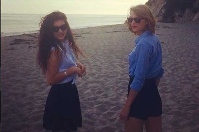 @taylorswift: Bare feet in the sand on a Saturday..