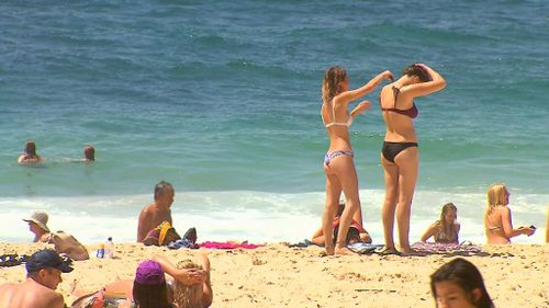 With the scorching summer sun, there's never been a more important time to remember to slip, slop and slap (9NEWS)