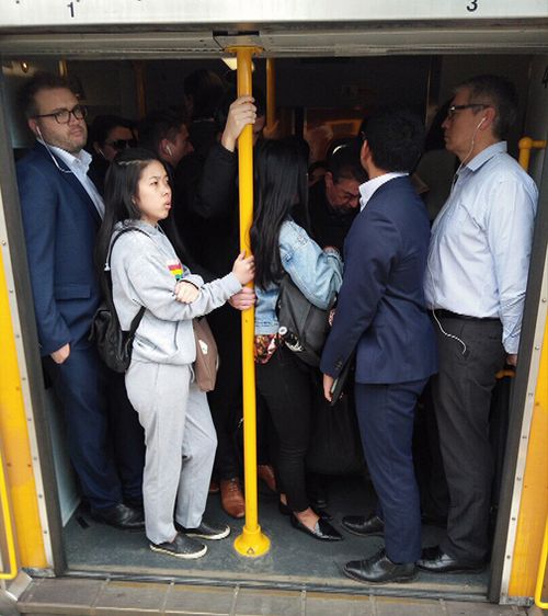 190429 Sydney train delays power outage urgent repairs public transport news Australia