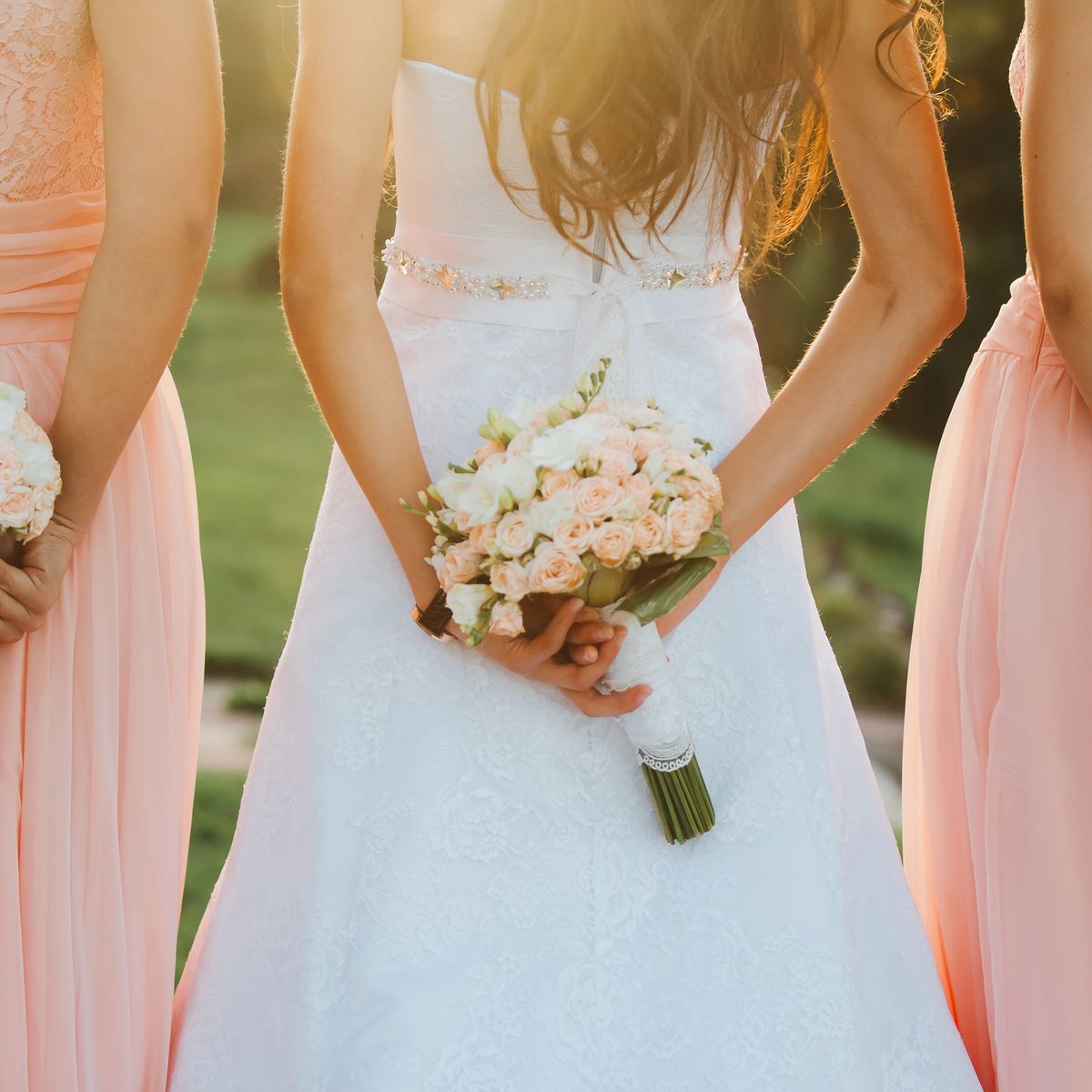 Bride's bizarre reason for kicking bridesmaid out of wedding photos - 9Honey