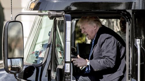 Trump meets trucking executives and has the time of his life