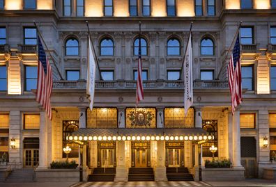 New York Hotel S Luxury Home Alone 2 Experience 9travel