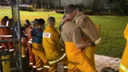 Hundreds of residents safe to return home after leaking levee repaired in Wangaratta 