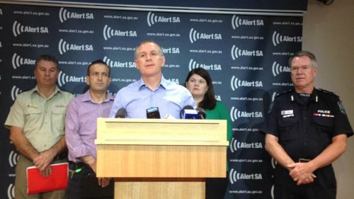 South Australian Premier Jay Weatherill has declared the state's bushfires a major emergency. (9NEWS)