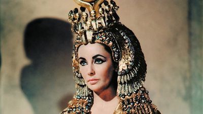 Elizabeth Taylor in <em>Cleopatra</em>
