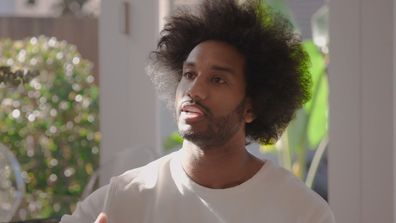 Love Triangle 2022, Stan