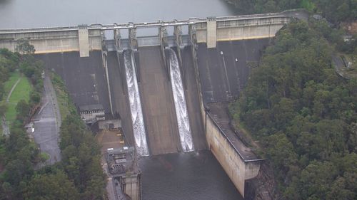 Warragamba Dam spill puts NSW residents on flood alert 