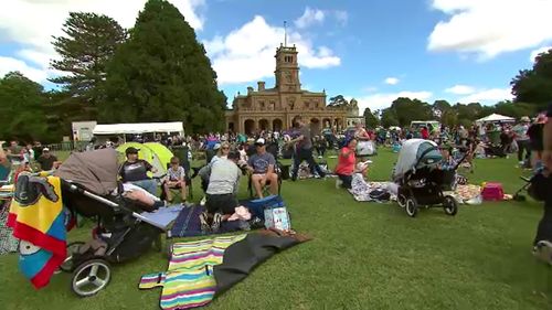 Werribee was also the site of picnicking and entertainment for families from across Melbourne. (9NEWS)