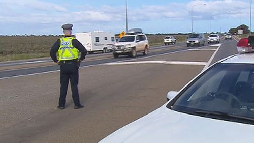 Police have told motorists to avoid the area. (9NEWS)