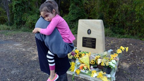 Mourners at a memorial for Allison Baden-Clay. (AAP)