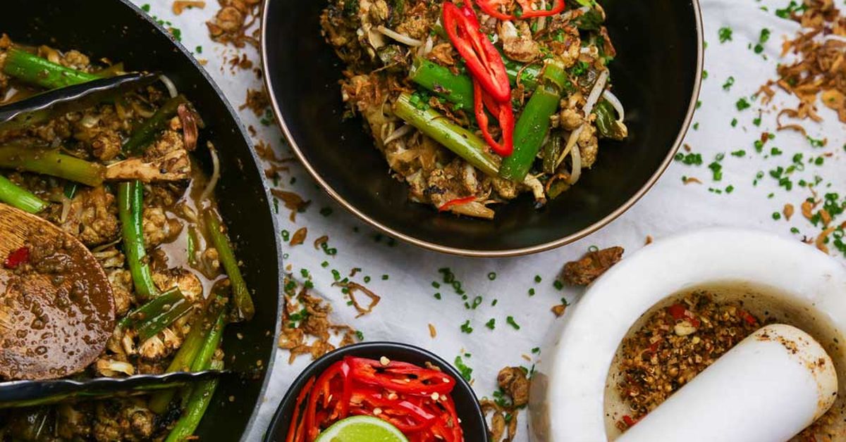 Family Food Fight: The Giles' Malaysian Cauliflower Stir Fry recipe - 9Kitchen