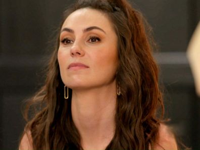 Amy Shark faces off with Lord Sugar