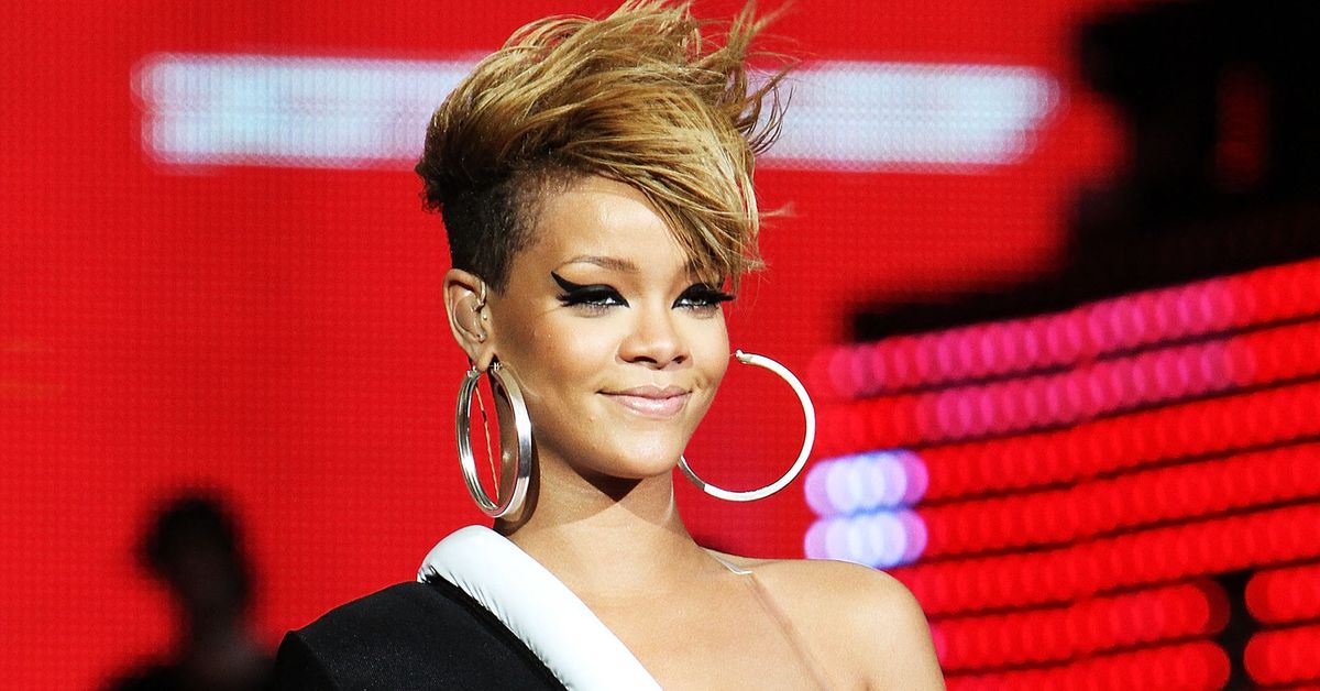 Rihanna to headline 2023 Super Bowl Halftime show – 9Honey Celebrity