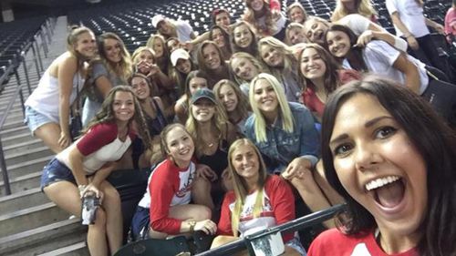 The Arizona Diamondbacks social team tracked the girls down for their own selfie. (Twitter: @Dbacks)