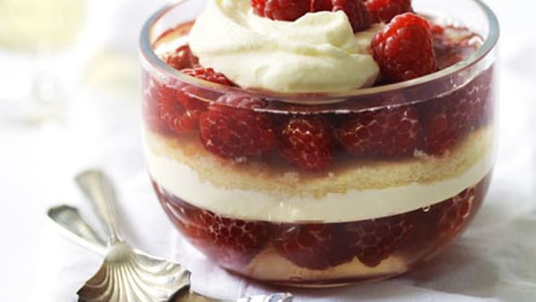 Raspberry mascarpone trifle