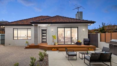 1/30 Dundee Street Reservoir Melbourne renovated house for sale updated Estate auction
