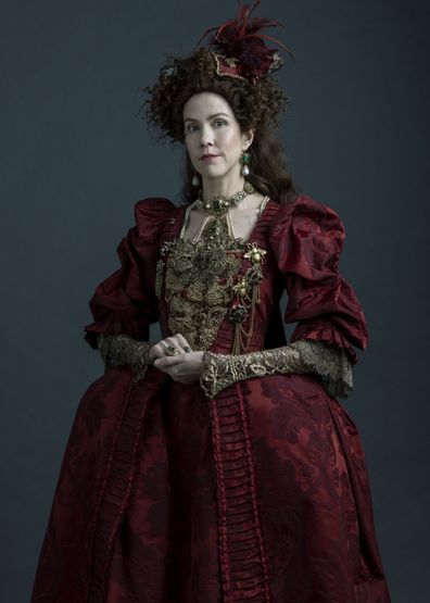 Belinda Bromilow as Aunt Elizabeth in The Great