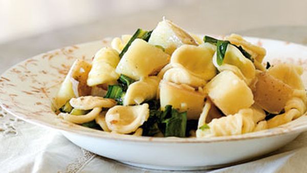 Orecchiette with potatoes, garlic and chicory