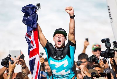 <b>Australian surfer Mick Fanning has denied the legendary Kelly Slater a 12th world title to claim his third in six years at the Pipe Masters. </b><br/><br/>Fanning did just enough on a drama-packed final day in Hawaii, producing last-gasp heroics to win the two heats he needed to add a third crown to his titles in 2007 and 2009.<br/><br/>The 32-year-old then bowed out in the semi-finals before Slater went on to win the event.