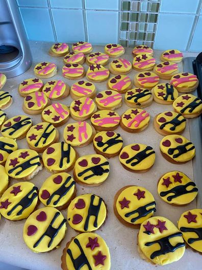 Melbourne woman bakes thousands of cookies to spread kindness during coronavirus