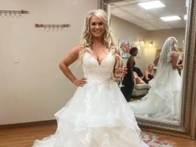 Bride breaks foot during wedding dance