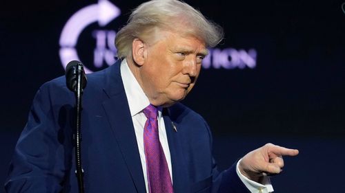 Donald Trump ha fatto causa al proprio ufficio delle imposte per 14 miliardi di dollari.