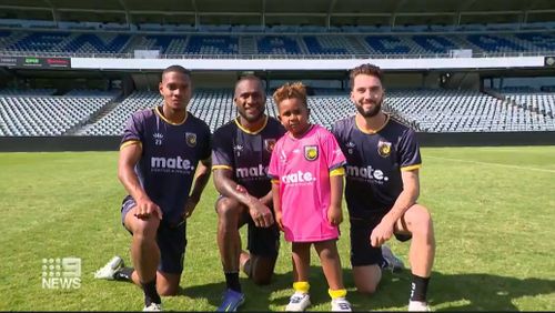 Both players making sure they would find Hendry at their home games in Gosford, during post-match fan meetings.