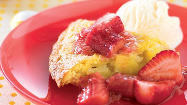 Apple pie with rhubarb and strawberry sauce