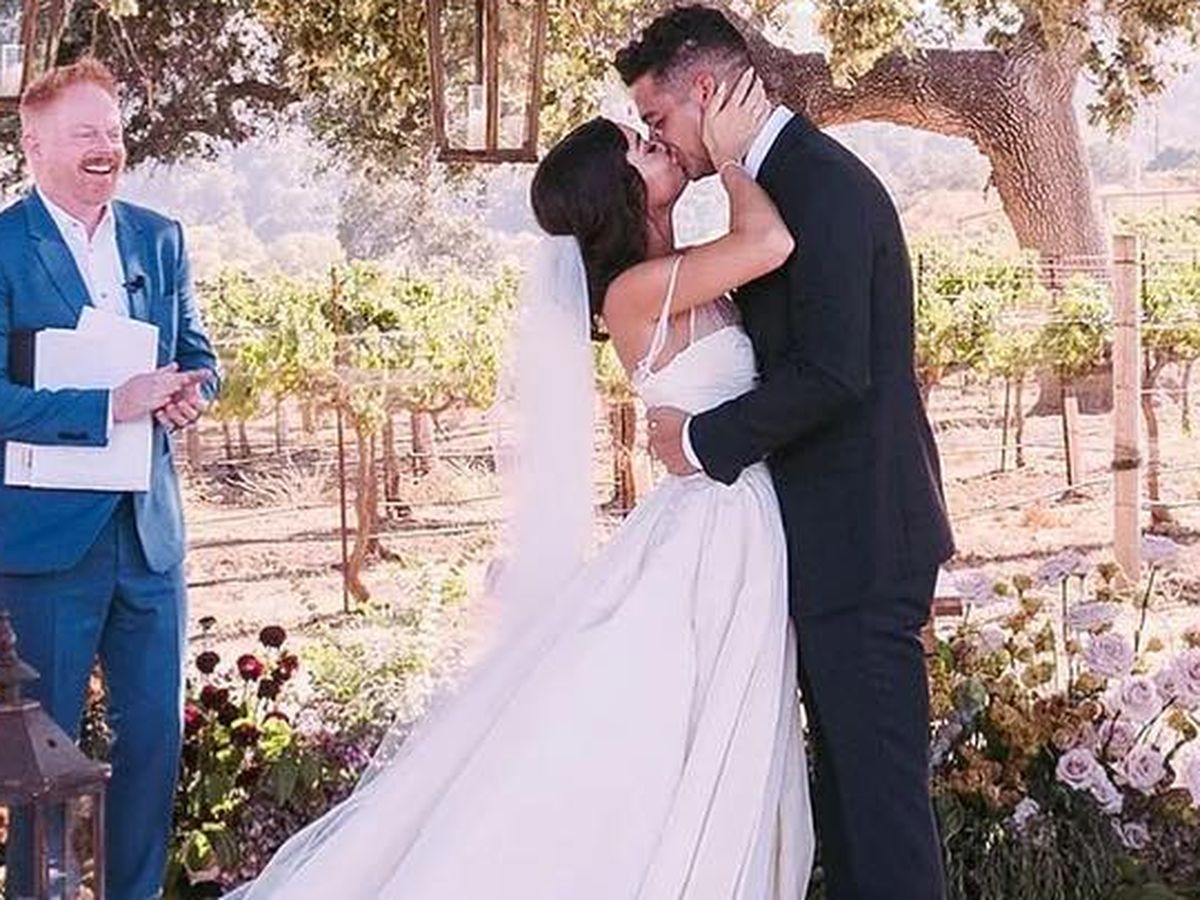 Sarah Hyland Shares Clip of Jesse Tyler Ferguson Officiating Wedding