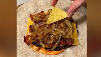 The cheeseburger wrap hack from @simplefood4you