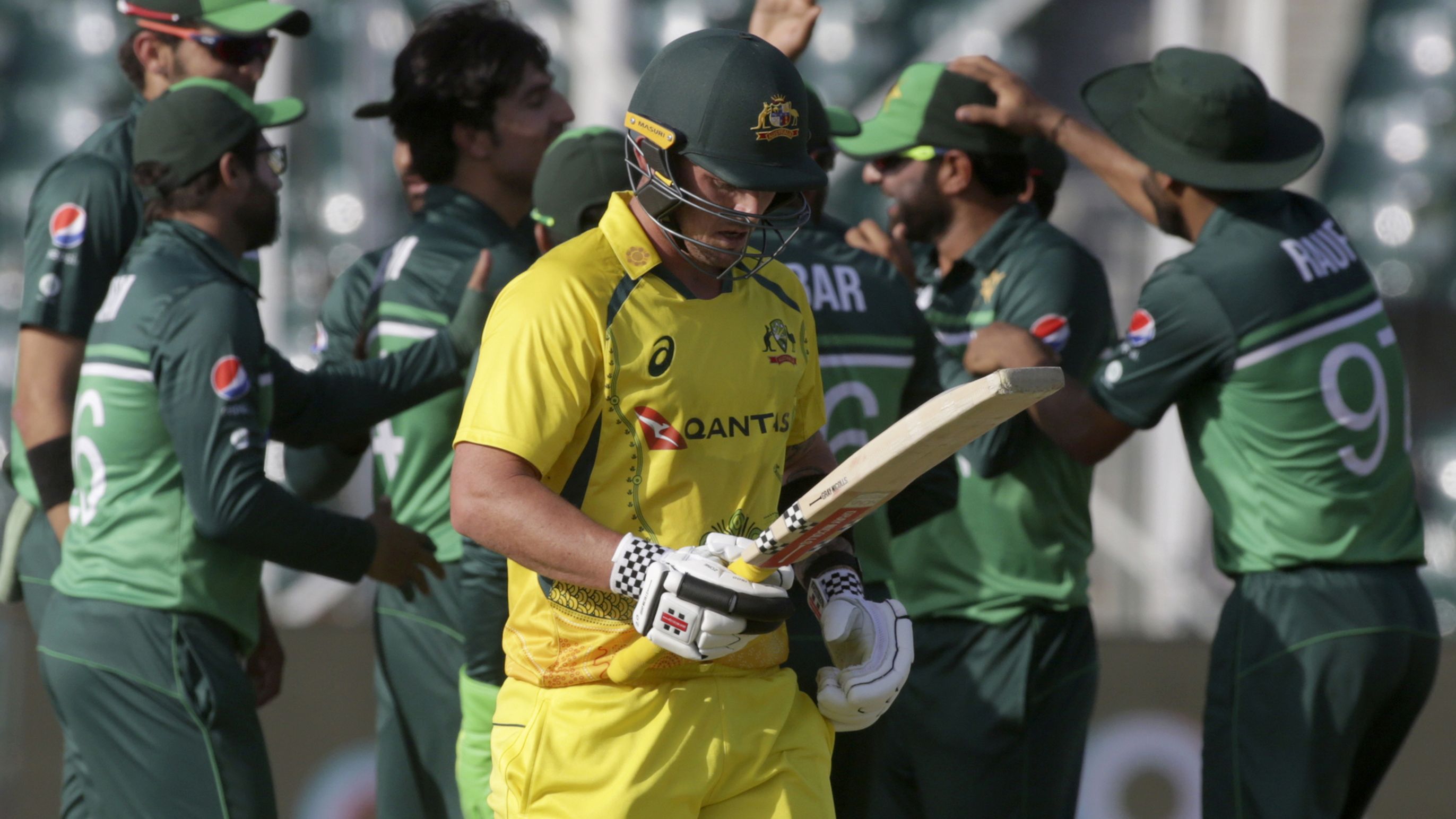 Australia sinks to 20-year low as Pakistan wraps up big ODI series win