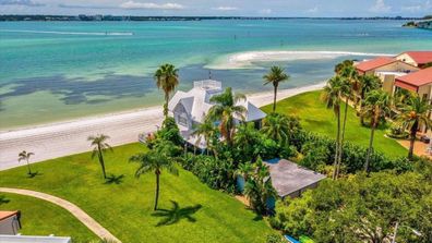 Holdout Home Florida beach unusal real estate