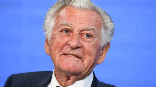 Former Australian Prime Minister Bob Hawke speaks at the National Press Club during the book launch of Gareth Evans' memoir "Incorrigible Optimist" in Canberra. (AAP)