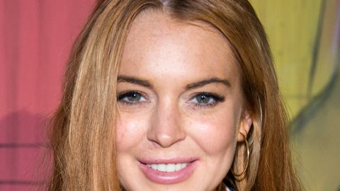 Lindsay Lohan jokes about paramedic incident